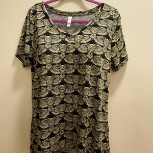 LuLaRoe short sleeve A-line polyester-spandex top plus size